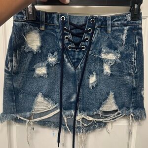 Signature eight denim skirt
